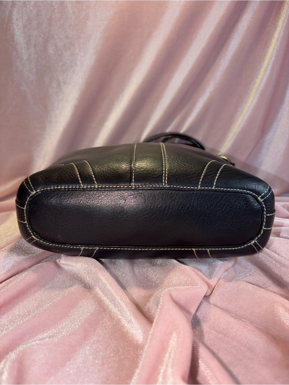 Vintage Authentic Coach Bleeker Duffle Crossbody – Black Pebbled Leather 10398 - Picture 4 of 6